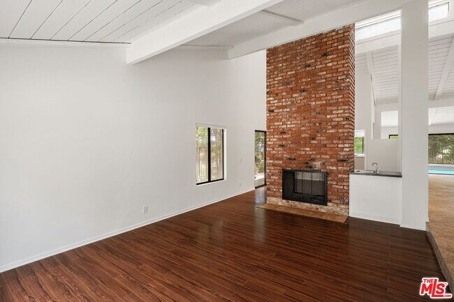 Foto del edificio - 2952 Bottlebrush Dr