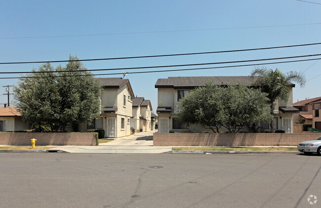 Building Photo - Alameda Townhomes