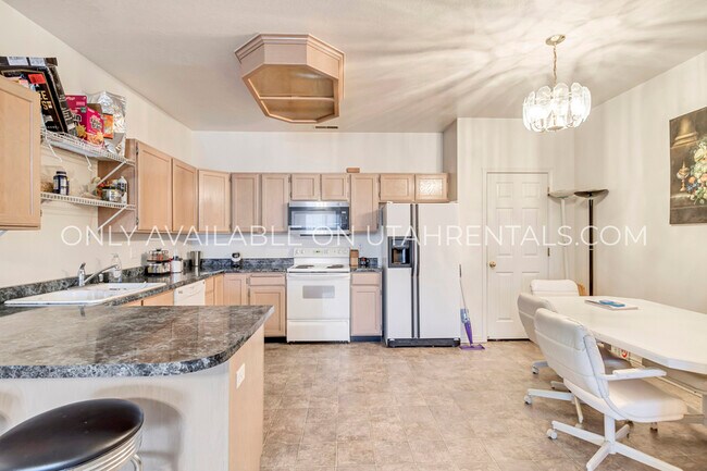 Foto del edificio - 392 N Seven Peaks Blvd