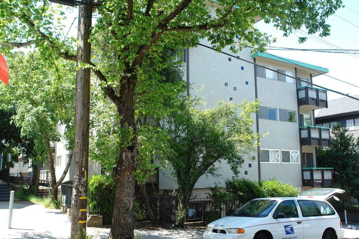 Building Photo - 2724 Channing Way
