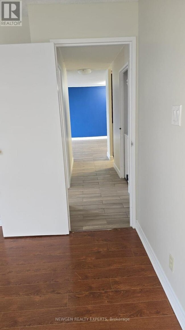 Building Photo - 35 Trailwood Dr