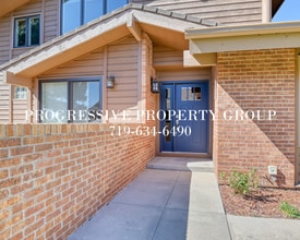 Building Photo - 1120 Hill Cir