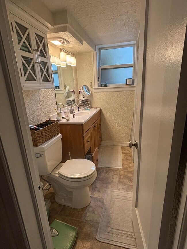 Foto del edificio - 2614 Highwood Dr