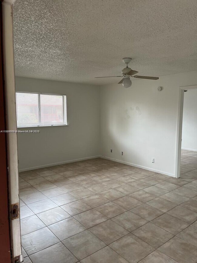 Foto del edificio - 4311 NW 19th St