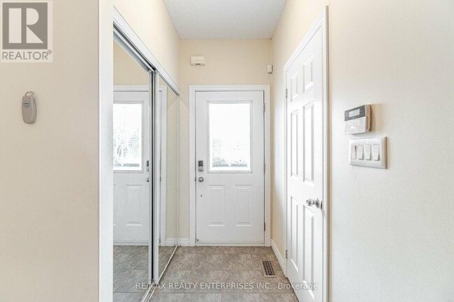 Photo du bâtiment - 2341 Vanessa Dr