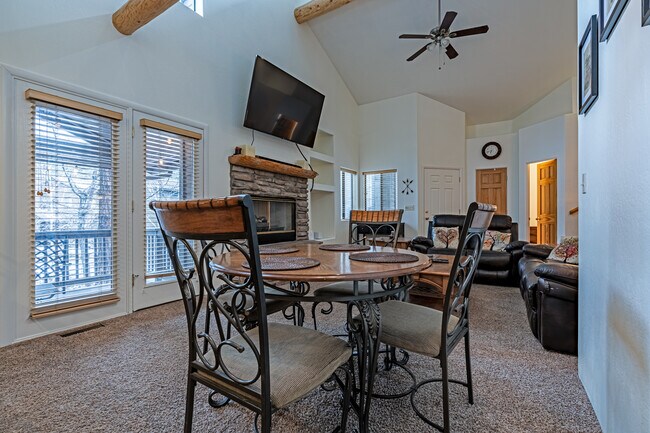 Foto del edificio - 4491 Stone Pine Dr