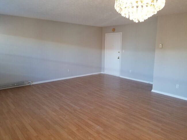 Foto del edificio - 13789 Cedar Rd