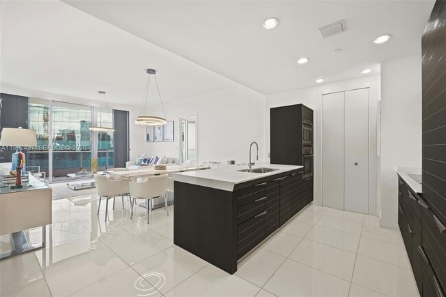Foto del edificio - 200 Biscayne Boulevard Way