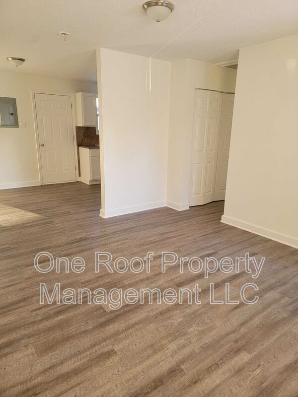 Foto del edificio - 2633 S 49th St