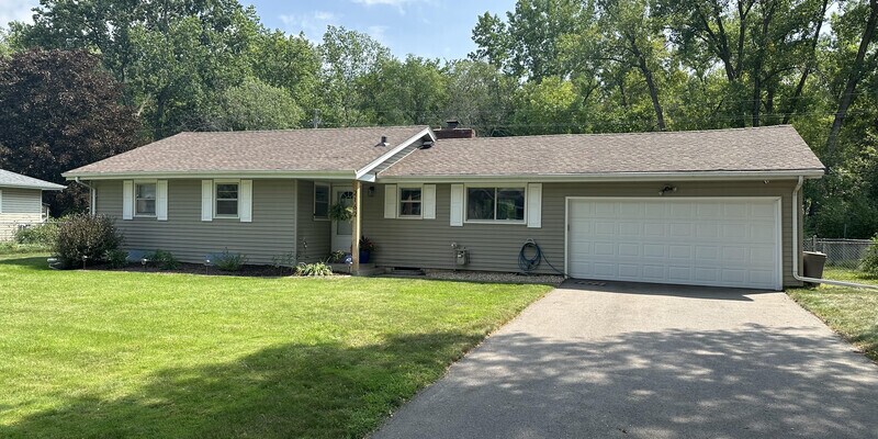 Primary Photo - 2162 Aztec Ln