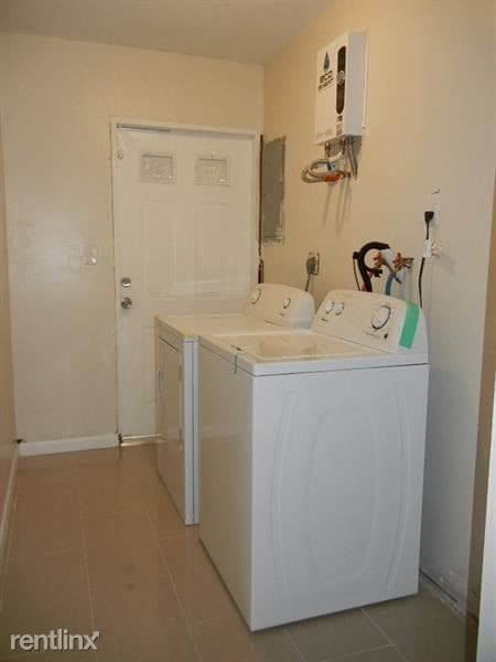 Building Photo - 3 br, 2 bath House - 2748 SW 46th Ct