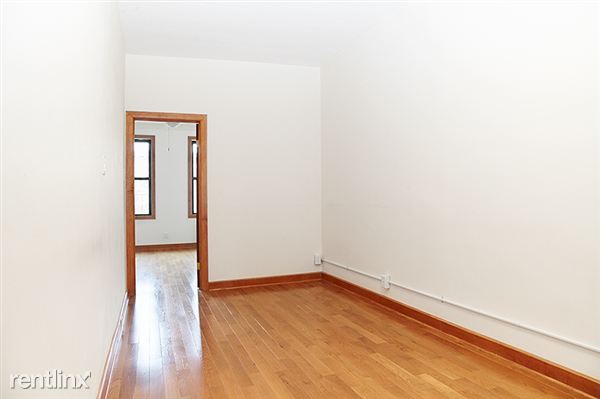 Building Photo - 96 Milton St