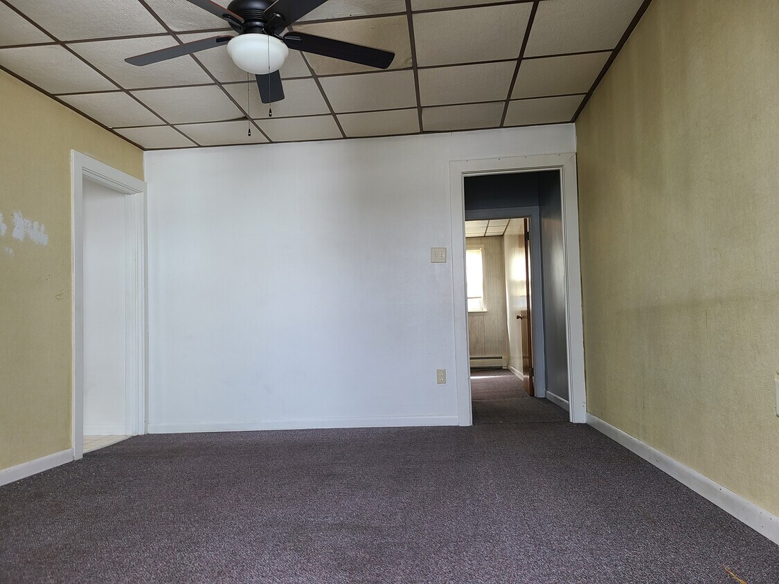 17 N 2nd St Unit Apt 3, Saint Clair, PA 17970 17 N 2nd St Saint Clair