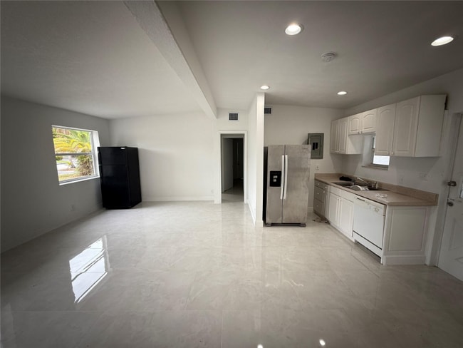 Photo - 1724 NE 50th Ct House