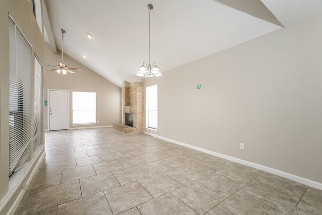 Foto del edificio - 7659 Athlone Dr