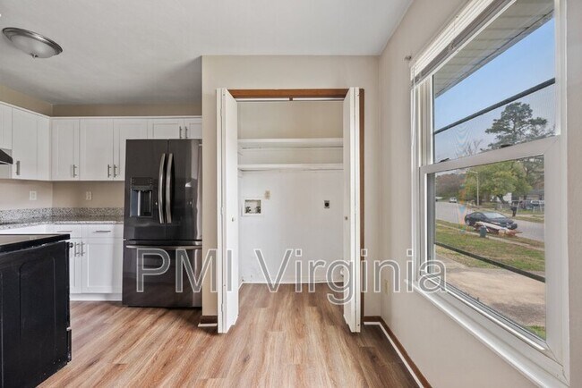 Foto del edificio - 4225 Schooner Trail