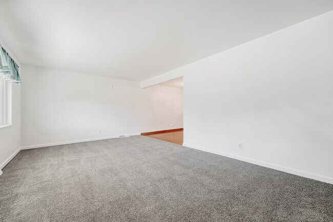 Foto del edificio - 2359 S Perry St