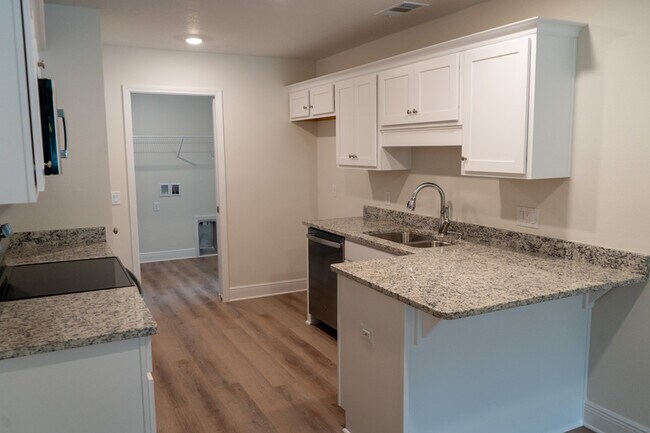 Foto del edificio - 1704 Atlanta Ave