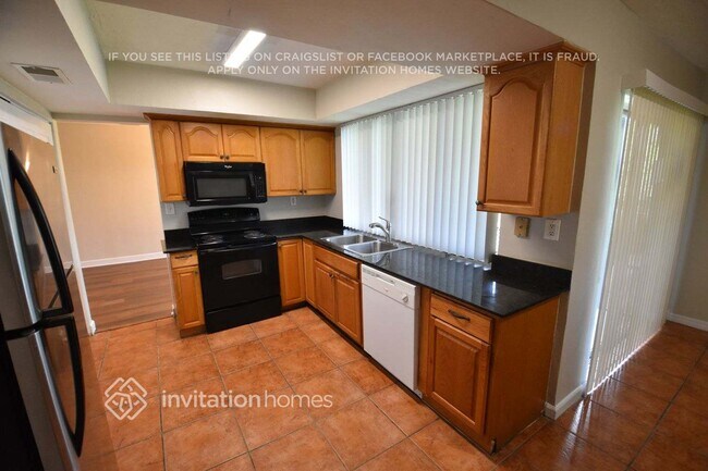 Building Photo - 8390 NW 21st Ct