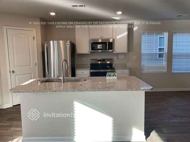 Building Photo - 203 White Flds Ave