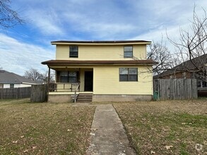 Building Photo - 1613 S 28th St