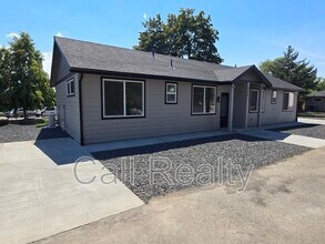 Building Photo - 4215 N Locust Rd