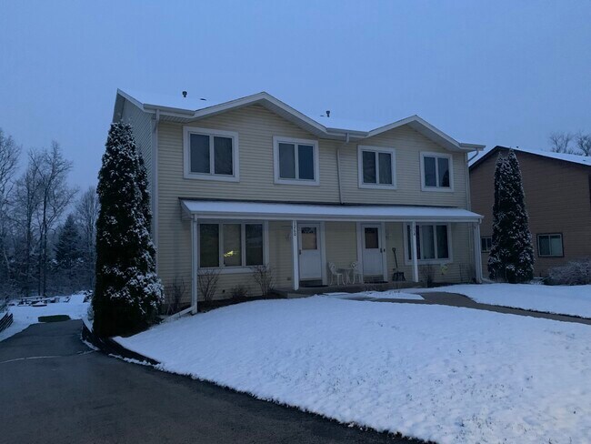 Foto del edificio - 1258 Sunnyridge Rd