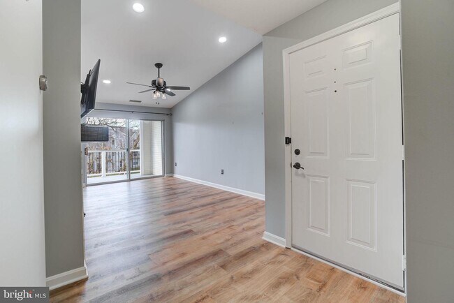 Building Photo - 20577 Snowshoe Square