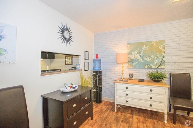 Building Photo - Oakstone Ridge