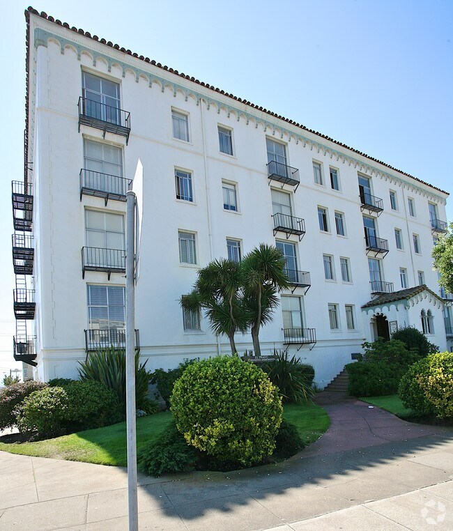 El Prado Apartaments - El Prado Apartments