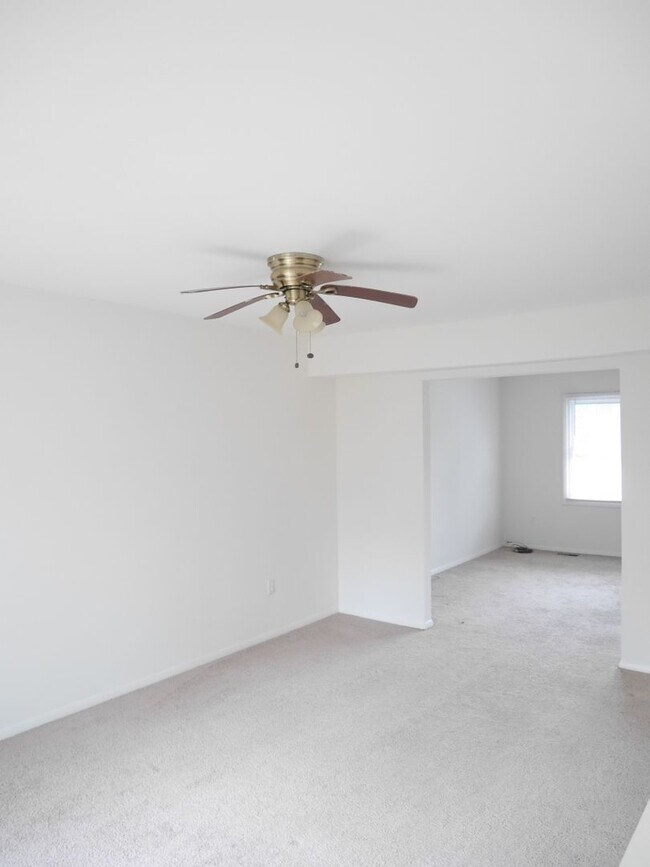 Foto del edificio - Olde Crofton Charm! Two Bedroom Townhome