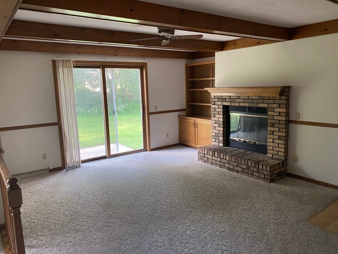 Building Photo - 7011 Longmeadow Rd