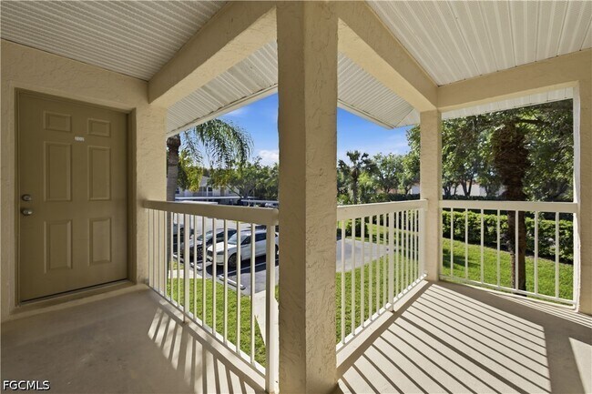 Foto del edificio - 600 Squire Cir