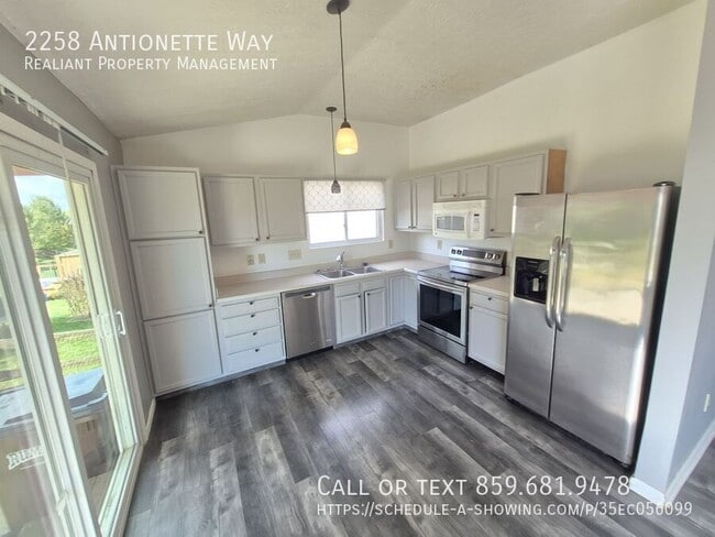 Photo - 2258 Antoinette Way House