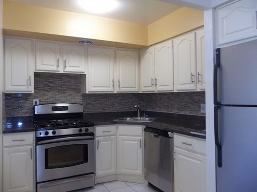 Foto del edificio - 3900 Greystone Ave