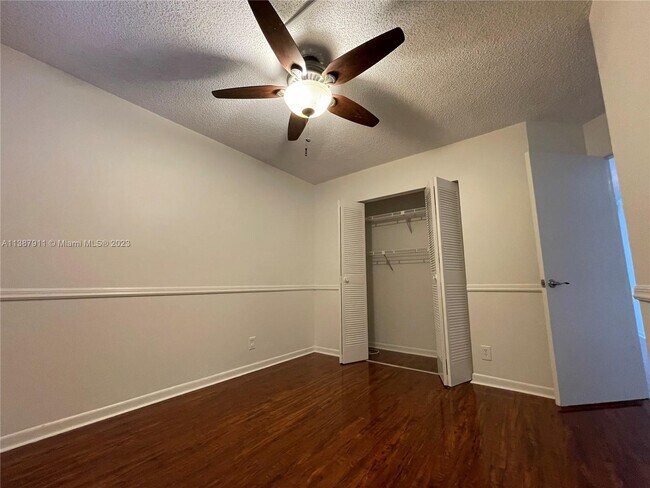 Foto del edificio - 10451 W Broward Blvd