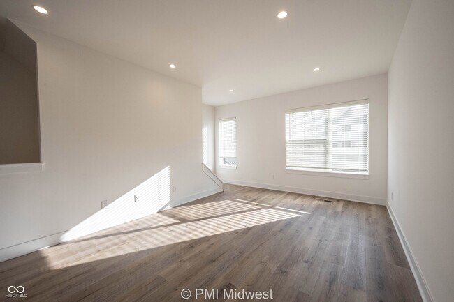 Foto del edificio - 1549 Tannery Way