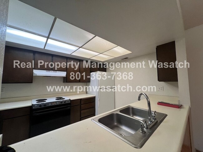 Foto del edificio - Check out this Great 2 Bedroom 1 Bathroom Condo near downtown Salt Lake!