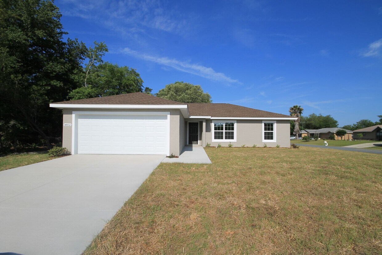 Primary Photo - Amazing 3 Bedroom, 2 Bathroom Home in Mari...