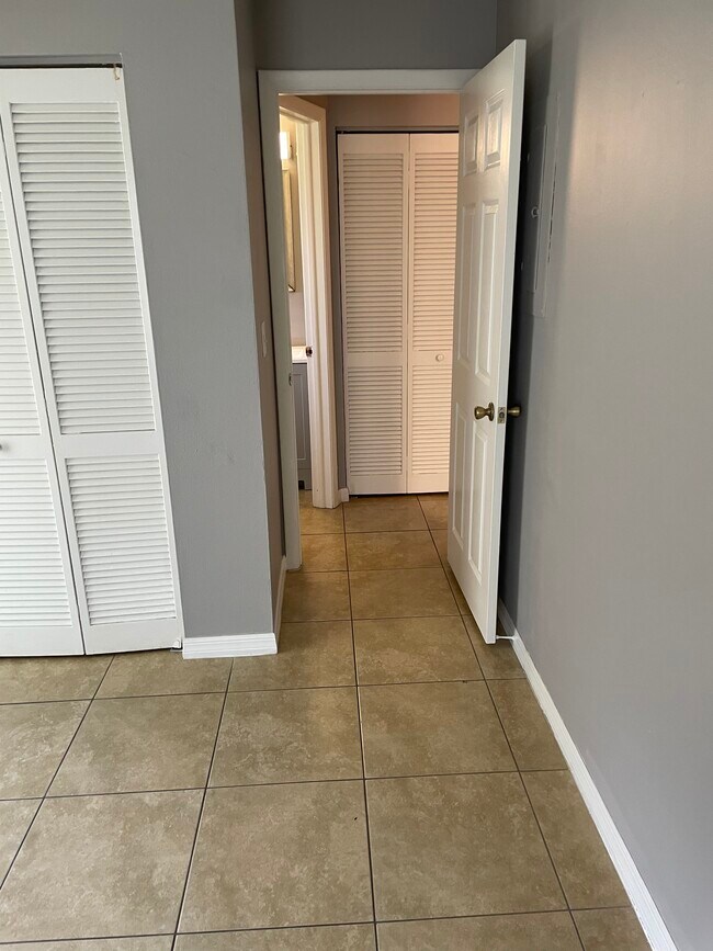 Foto del edificio - 113 SW 44th St