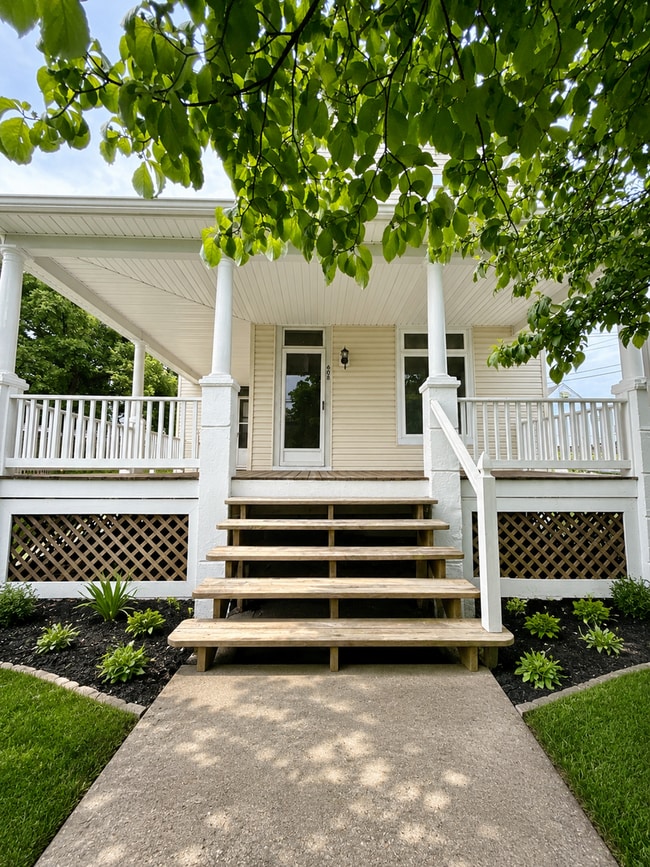 Building Photo - 608 North Point Rd