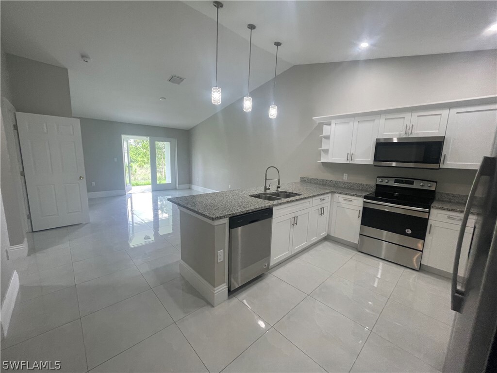 Foto principal - 4821 27th St SW