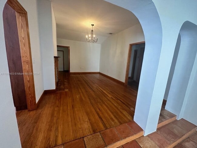 Building Photo - 637 Zamora Ave
