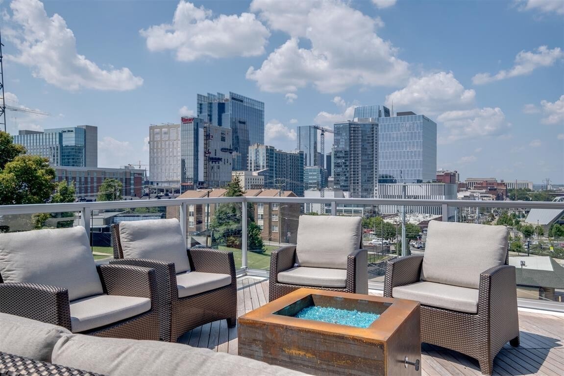 Primary Photo - Executive Luxury Living at City Lights