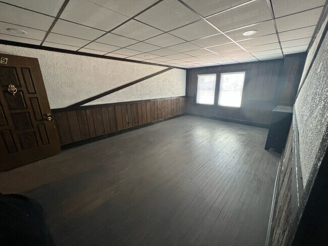 livingroom - 18 W Busse Ave