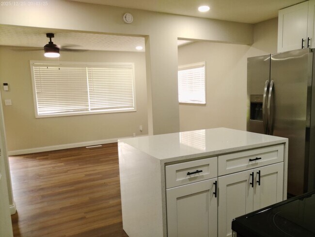 Foto del edificio - 505 Beechwood Rd