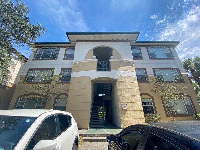 Foto del edificio - One Bedroom For Rent in New Tampa!