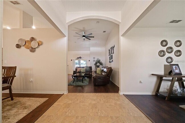 Foto del edificio - 6518 Crescent Loop