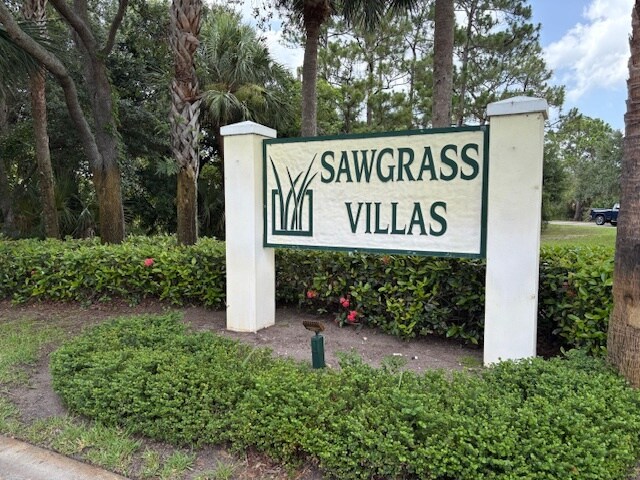 Building Photo - 3570 SW Sawgrass Villas Dr