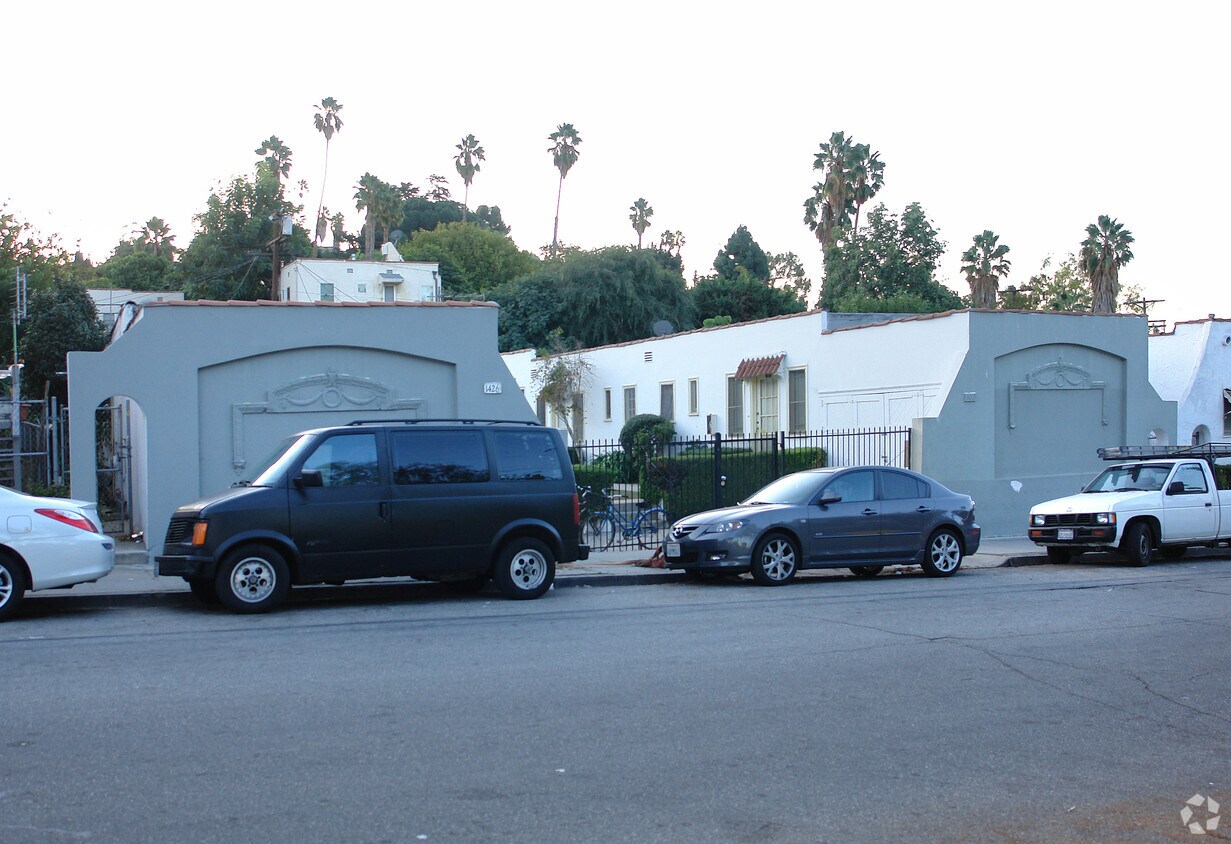 Building Photo - 1422-1426 Micheltorena St